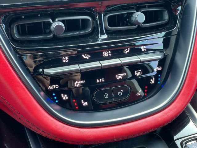 Used 2023 Aston Martin DBX image 40