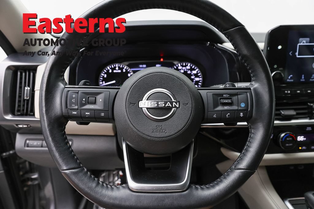 Used 2022 Nissan Pathfinder SL AWD/4WD image 10