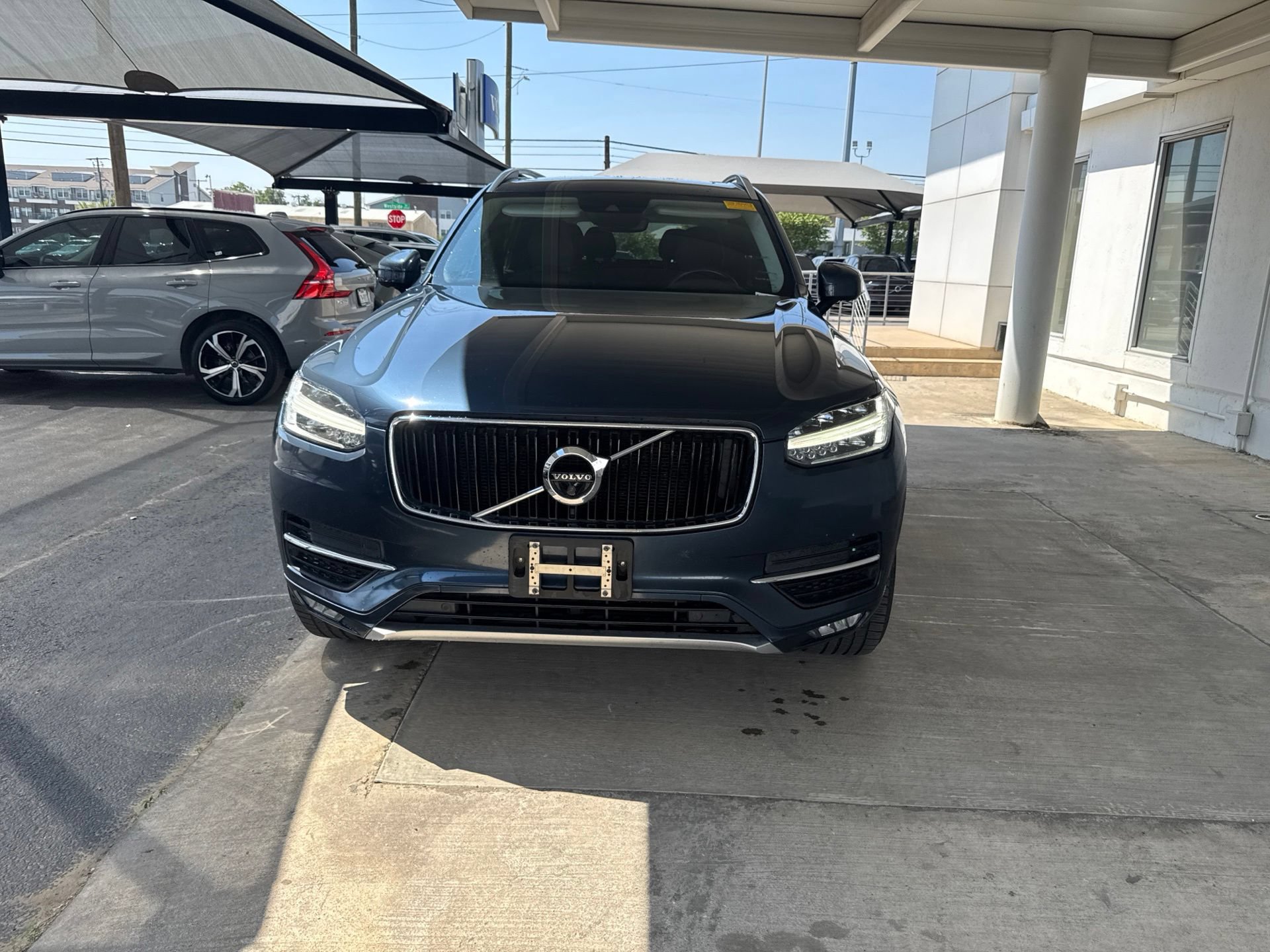 Used 2018 Volvo XC90 T5 Momentum FWD image 2