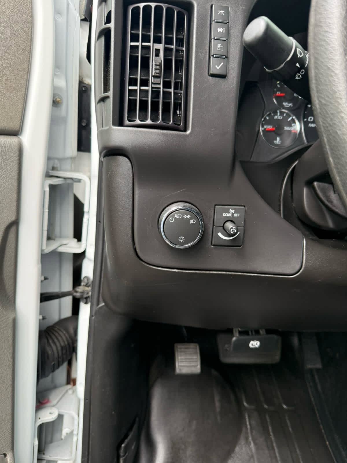 Used 2024 GMC Savana 2500 w/ Driver Convenience Package RWD image 17