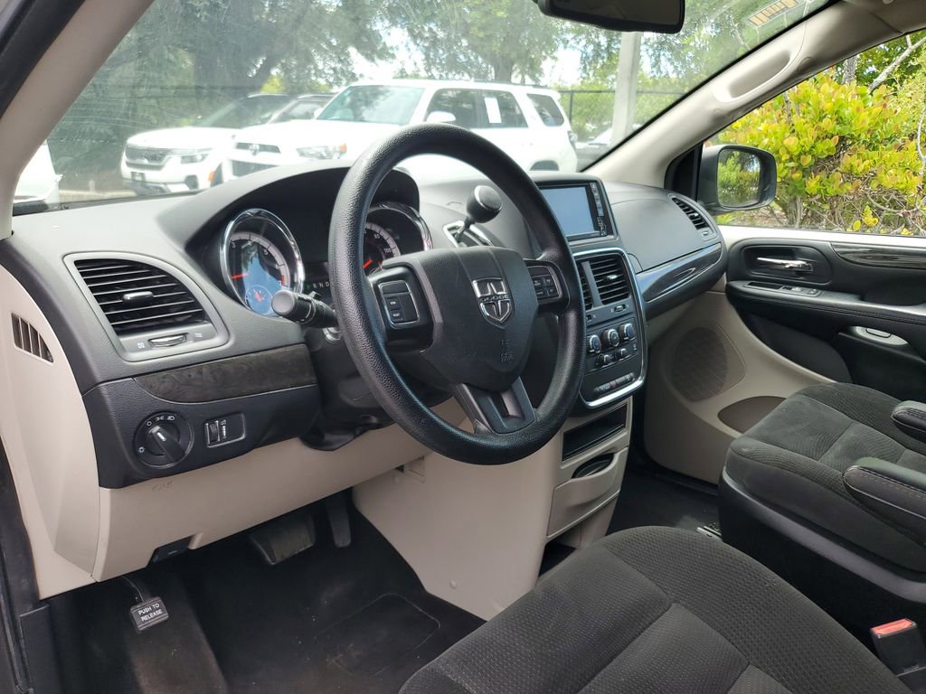 Used 2019 Dodge Grand Caravan SE FWD image 19