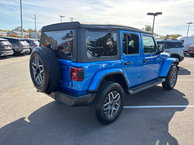 Used 2025 Jeep Wrangler Unlimited Sahara AWD/4WD image 27