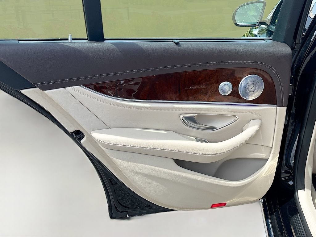 Used 2018 Mercedes-Benz E 400 4MATIC Wagon image 16