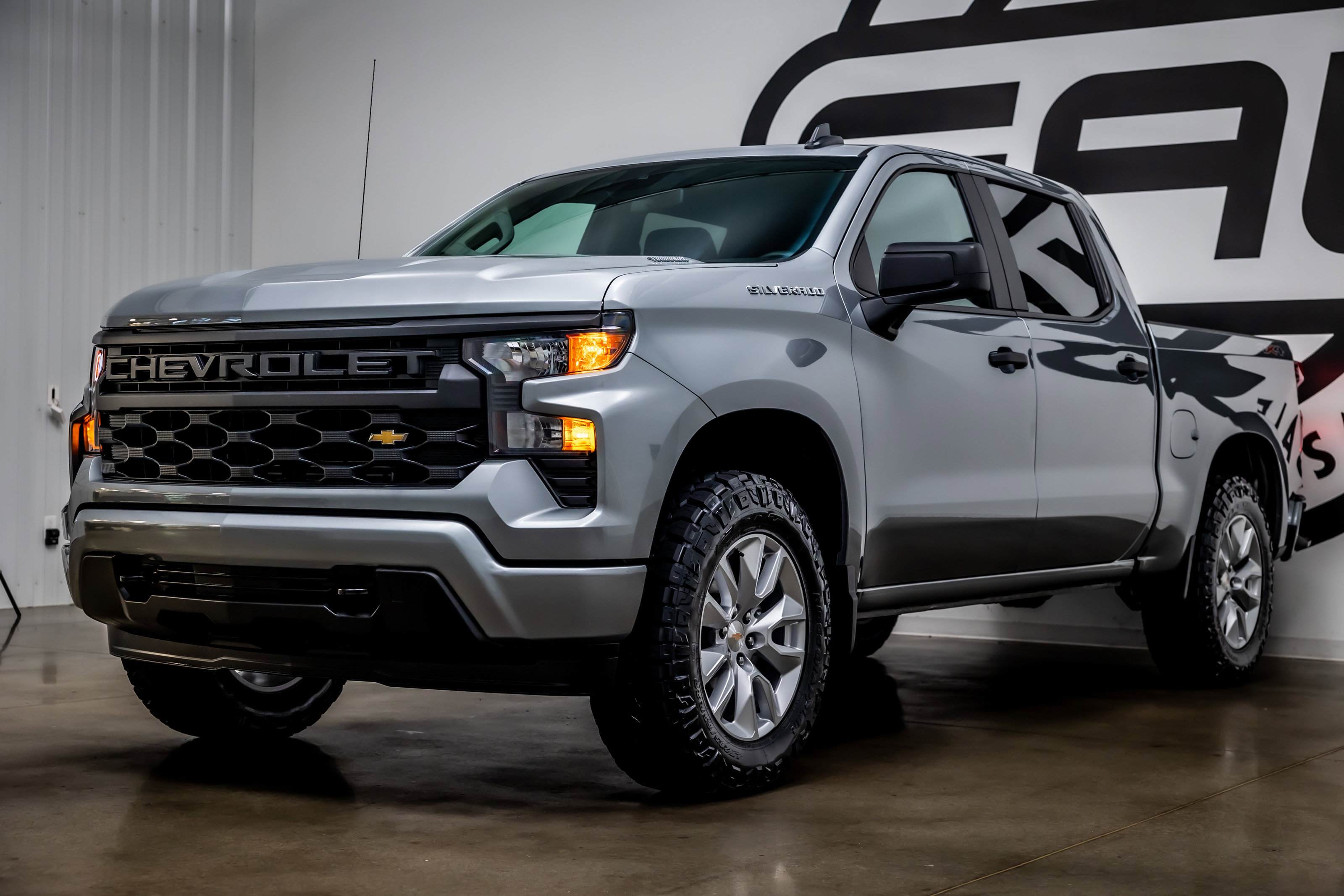 Used 2025 Chevrolet Silverado 1500 Custom image 30