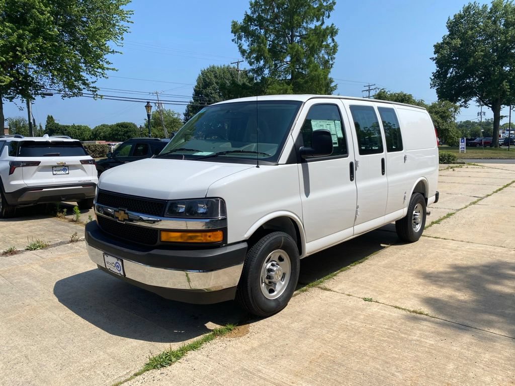 New 2026 Chevrolet Express 2500 w/ Driver Convenience Package RWD image 6
