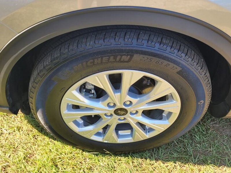 Used 2024 Ford Escape Active image 18