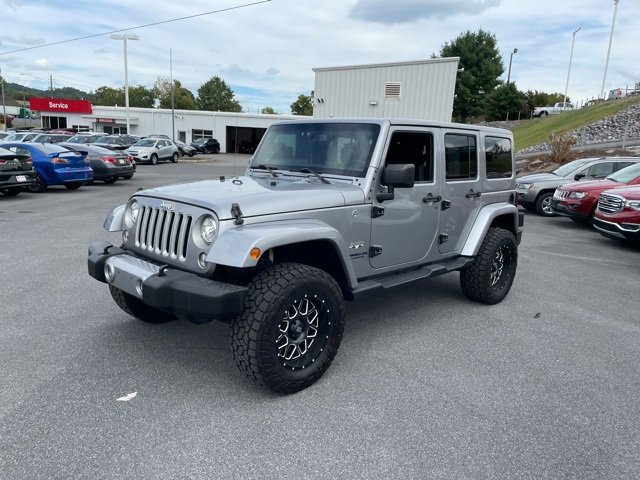 Used 2017 Jeep Wrangler Unlimited Sahara w/ Dual Top Group image 4