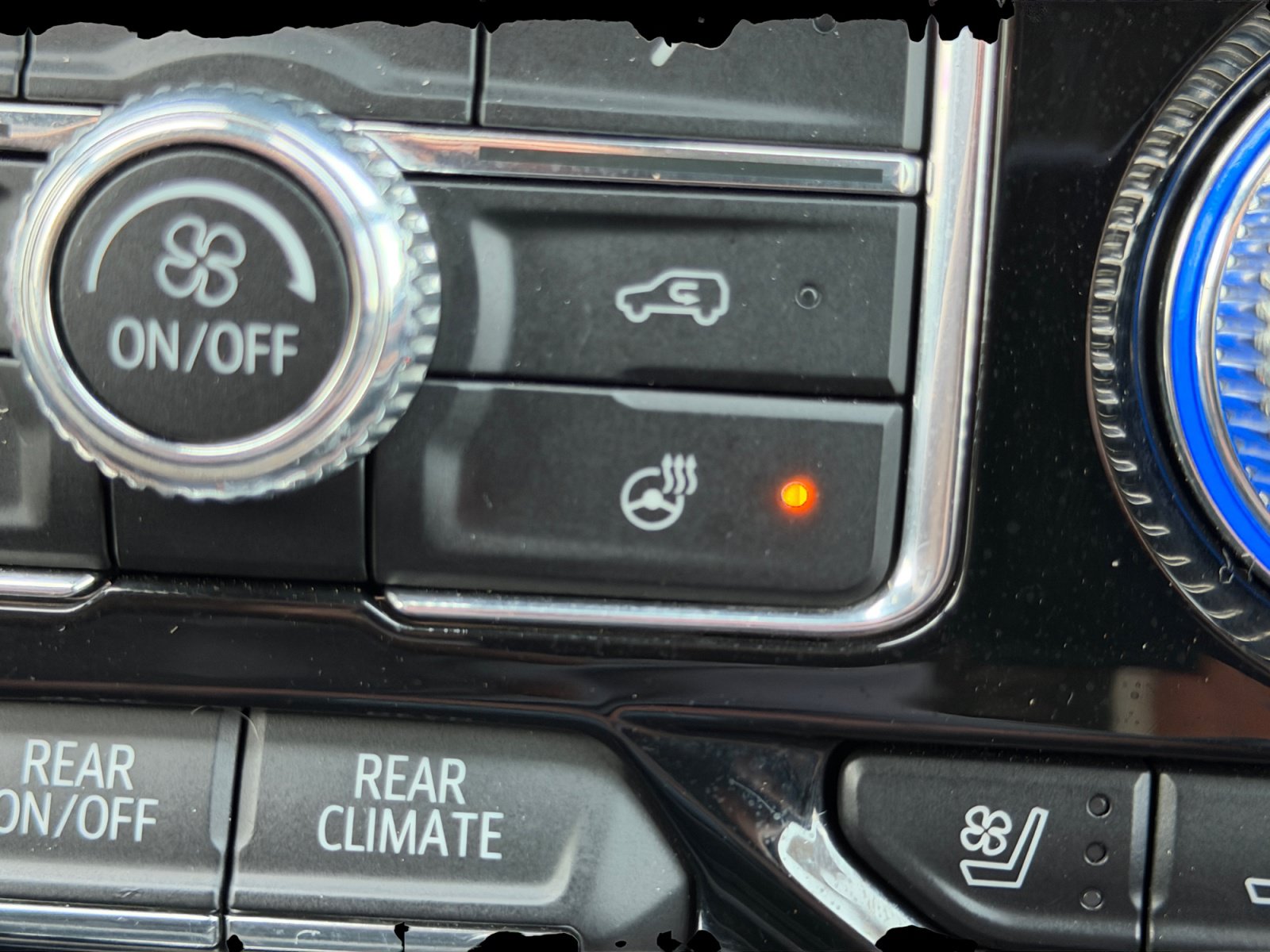 Used 2023 GMC Yukon XL Denali Ultimate AWD/4WD image 21
