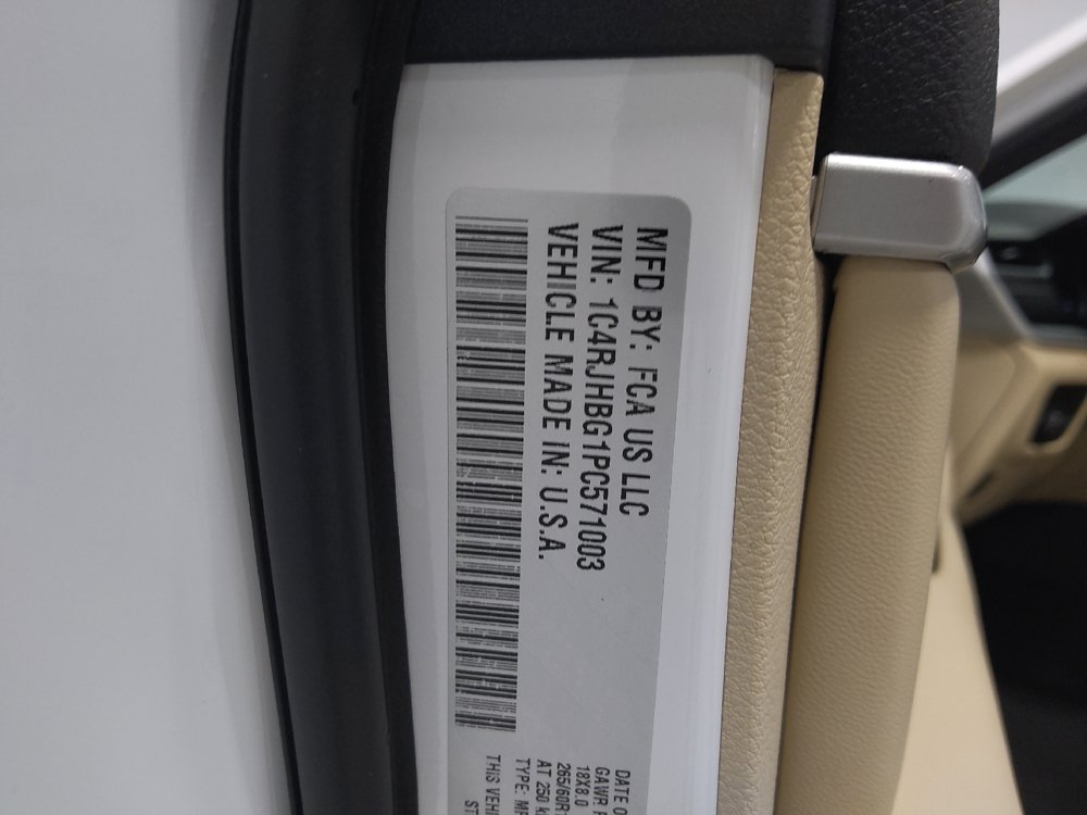 Used 2023 Jeep Grand Cherokee Limited AWD/4WD image 33