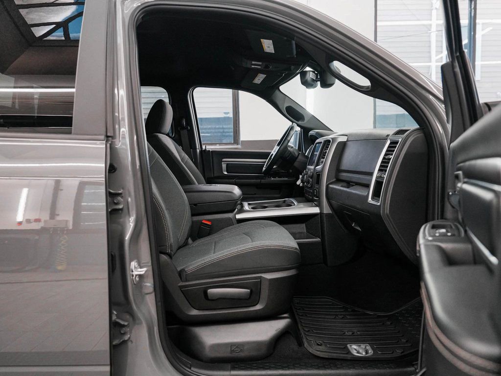 Used 2022 RAM 1500 Classic Warlock w/ Ceramic Gray Warlock Package image 33
