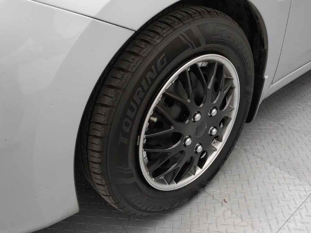 Used 2020 Nissan Versa S image 31