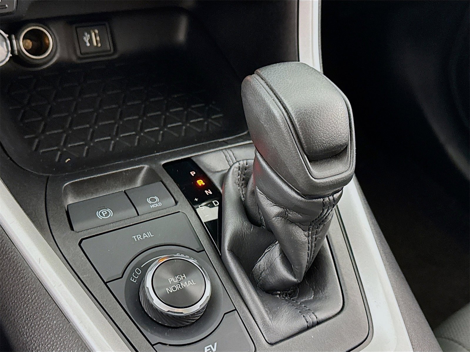 Used 2024 Toyota RAV4 XLE image 14