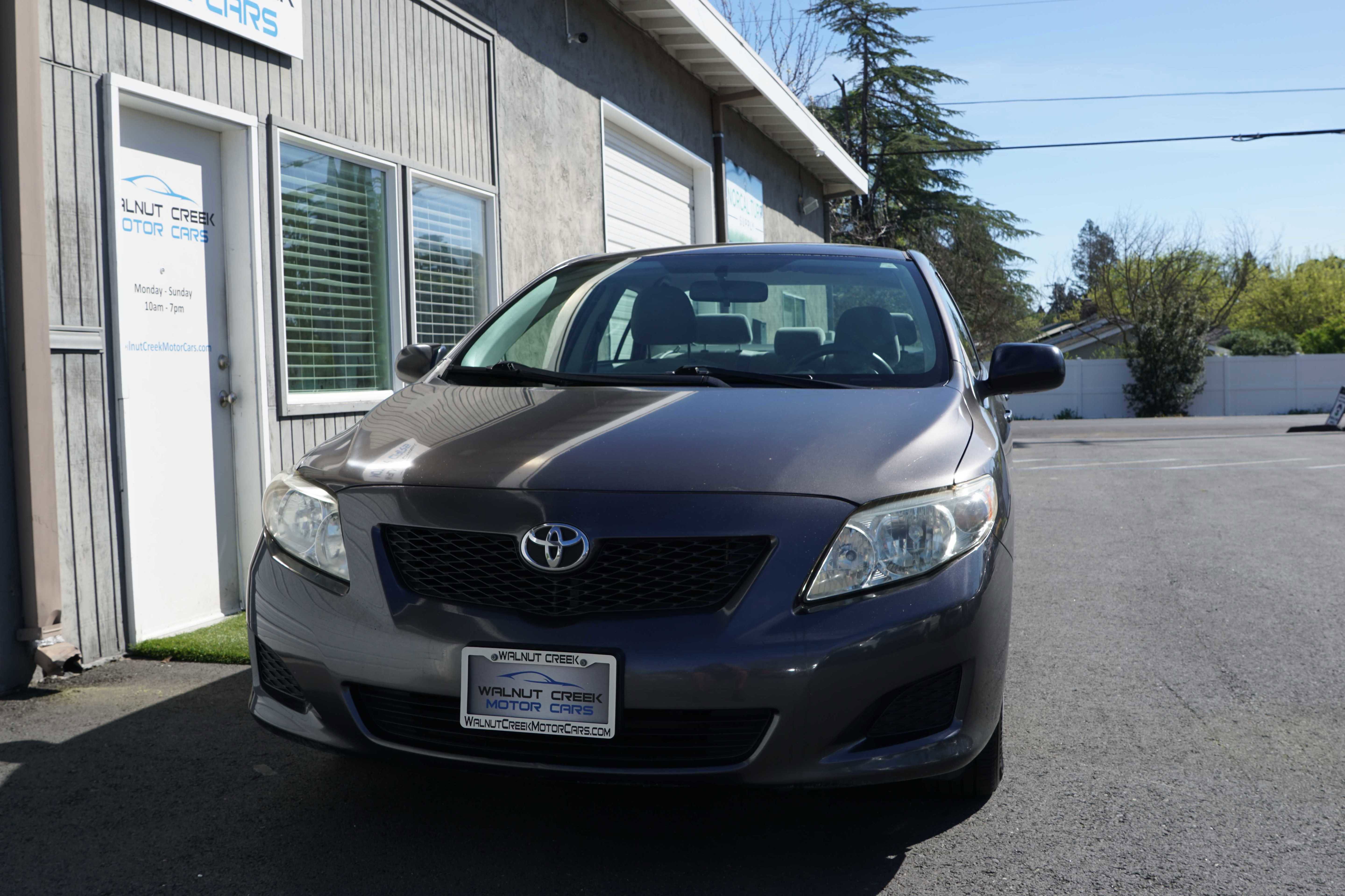 Used 2009 Toyota Corolla SEDAN 4D image 2