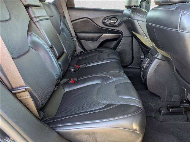 Used 2019 Jeep Cherokee Limited image 19