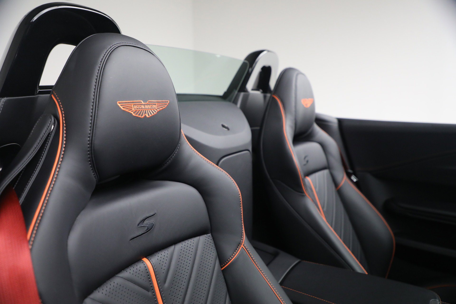 New 2026 Aston Martin V8 Vantage S image 34