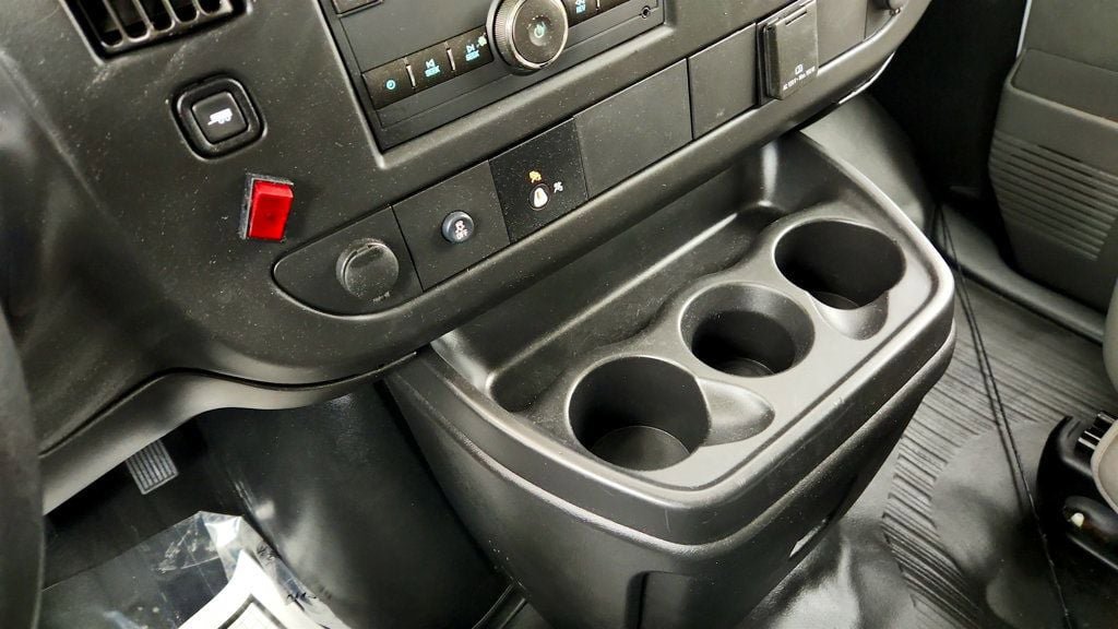 Used 2015 GMC Savana 2500 RWD image 15