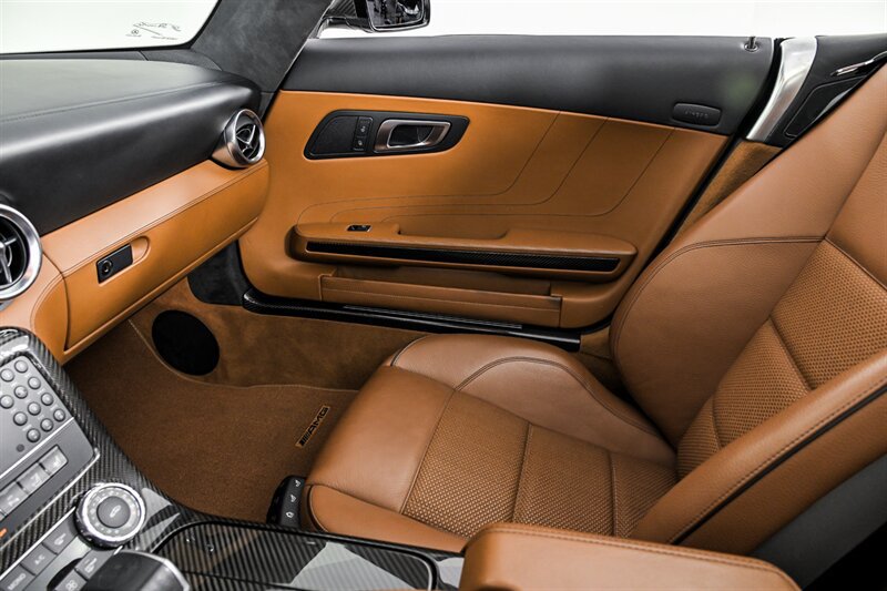 Used 2012 Mercedes-Benz SLS AMG Roadster image 27