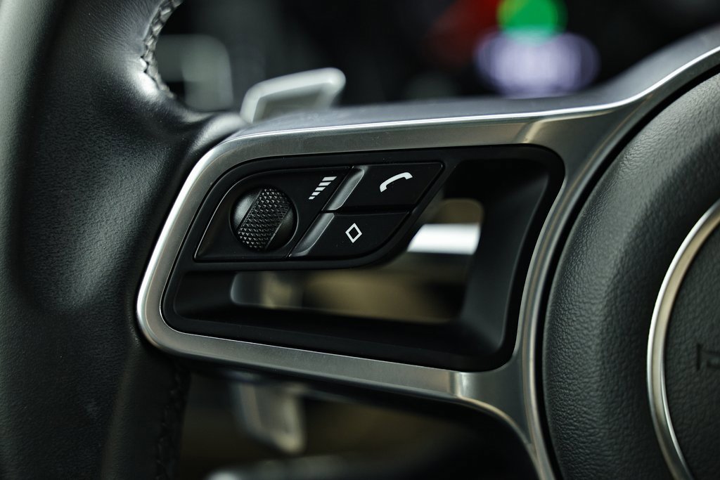 Certified 2020 Porsche Macan S image 34