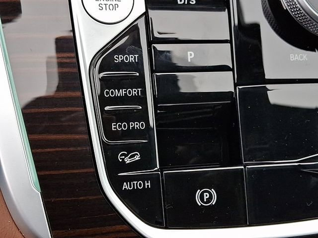 Used 2026 BMW X7 xDrive40i AWD/4WD image 18