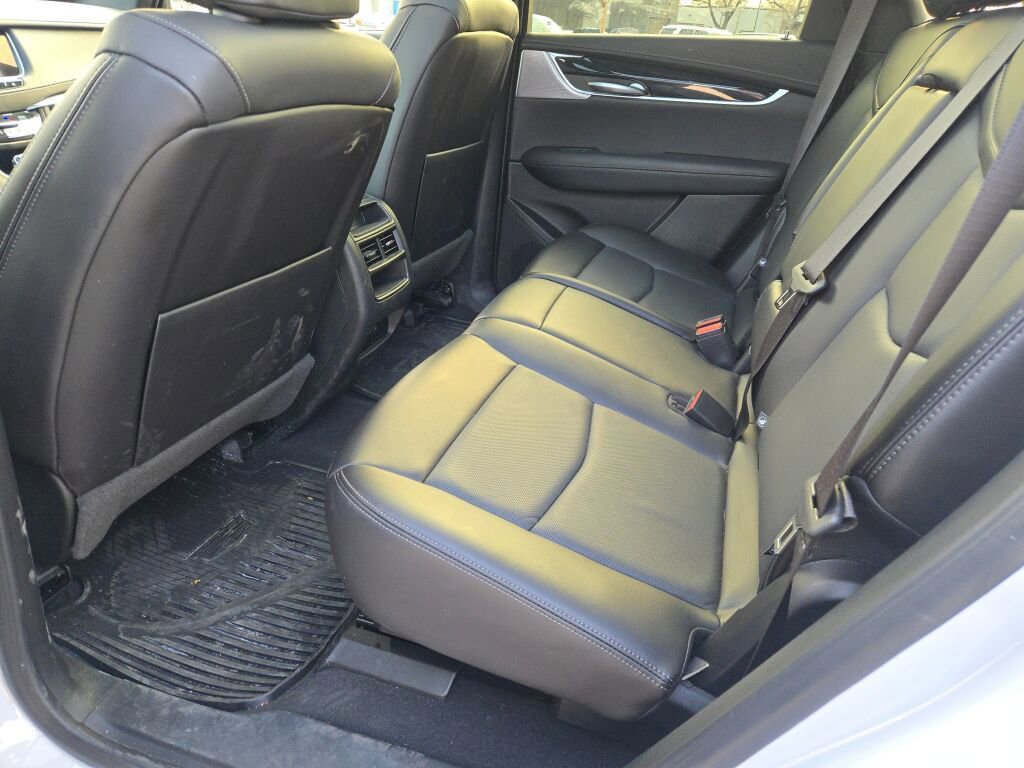 New 2025 Cadillac XT5 Premium Luxury w/ LPO, Blue Accent Package image 17