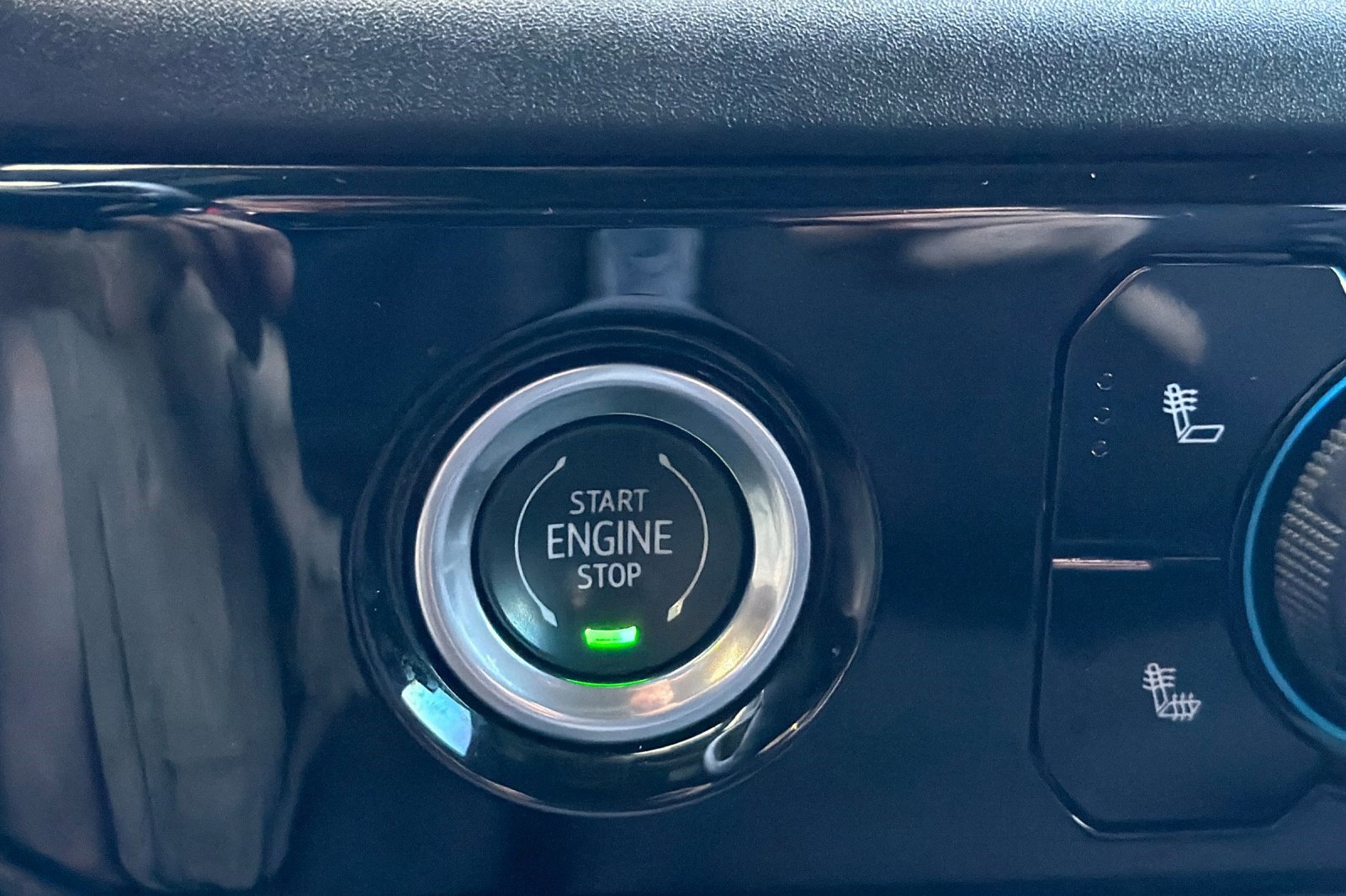 Used 2024 Chevrolet Silverado 1500 RST AWD/4WD image 28