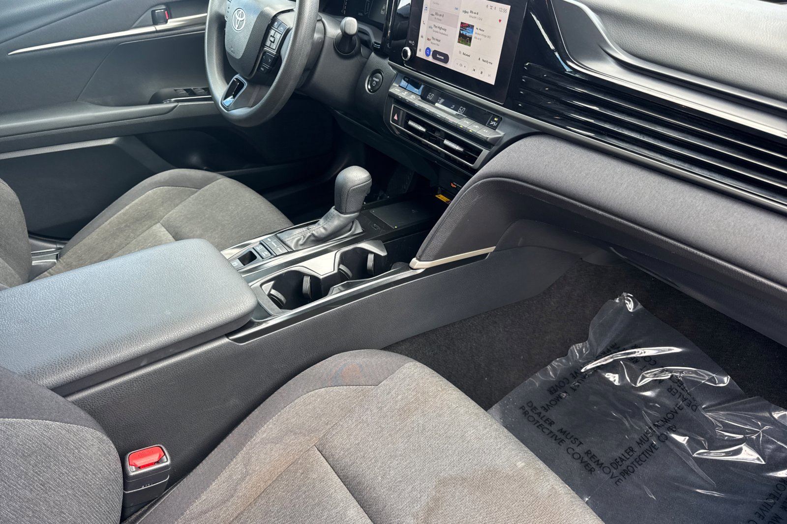 Used 2025 Toyota Camry LE FWD image 31