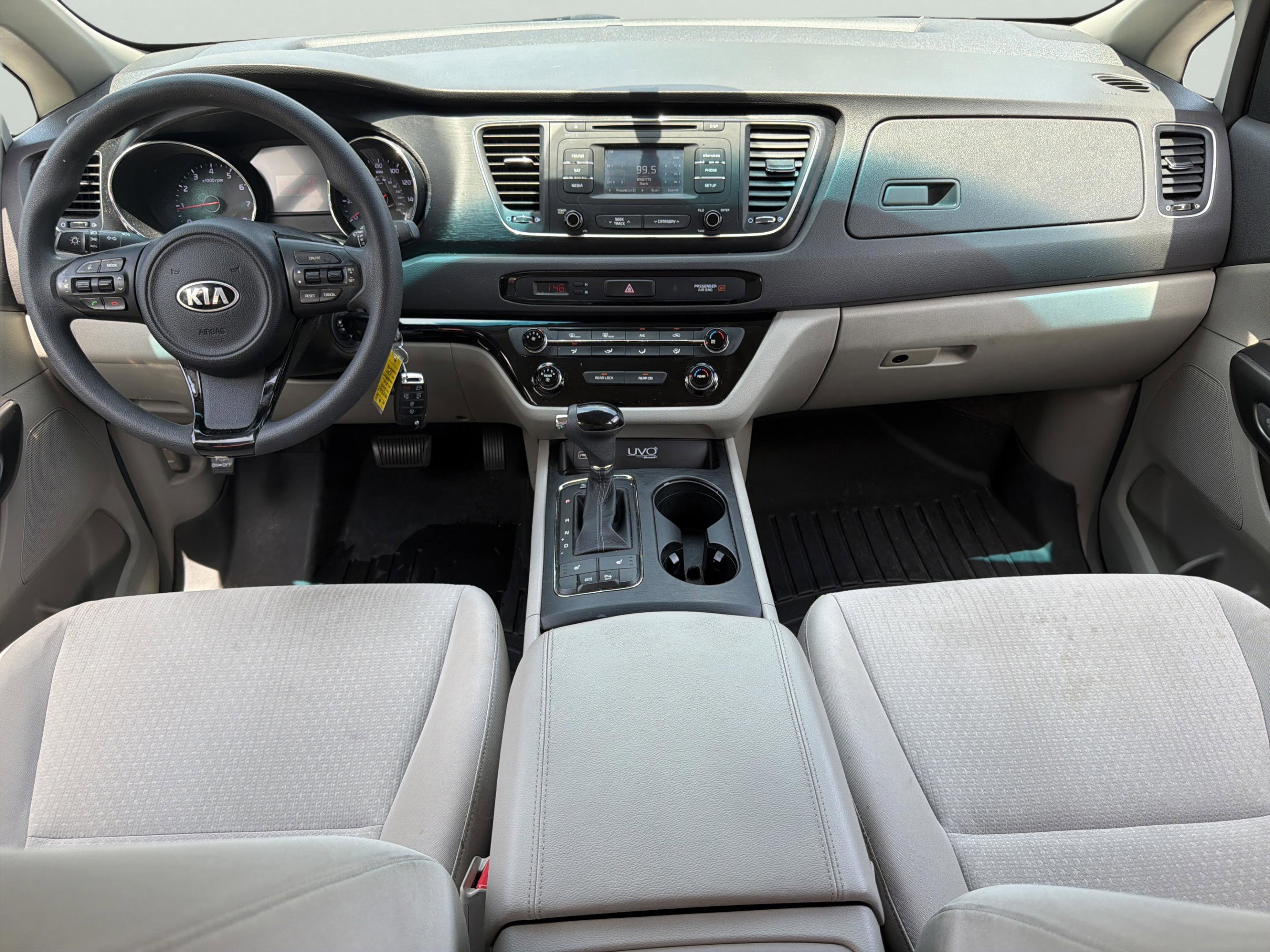 Used 2016 Kia Sedona LX w/ LX Convenience Package FWD image 9