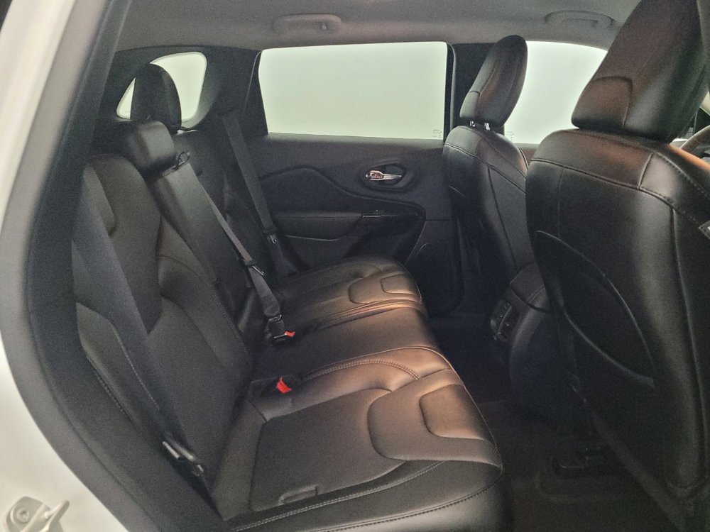 Used 2023 Jeep Cherokee Altitude Lux w/ Mopar Interior Package AWD/4WD image 19