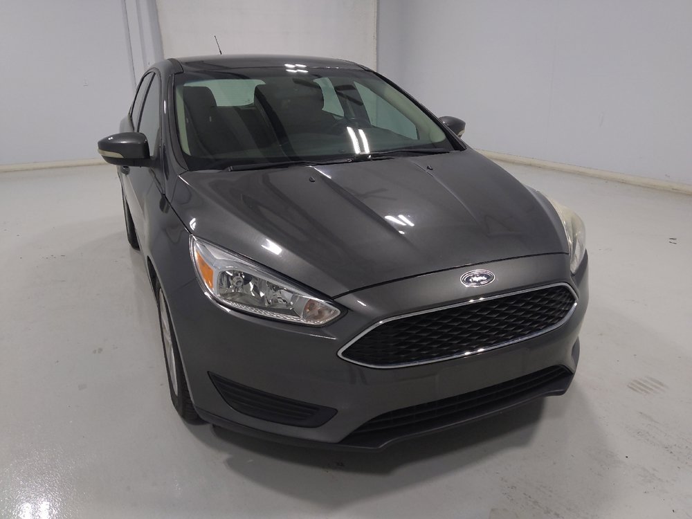 Used 2018 Ford Focus SE w/ Cold Weather Package FWD image 14