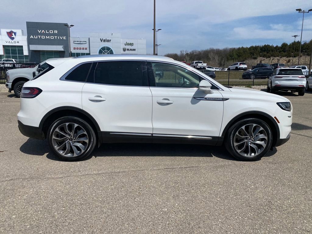Used 2022 Lincoln Nautilus Reserve AWD/4WD image 7