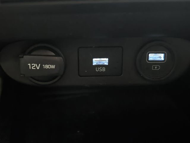 Used 2023 Hyundai Elantra Limited image 23