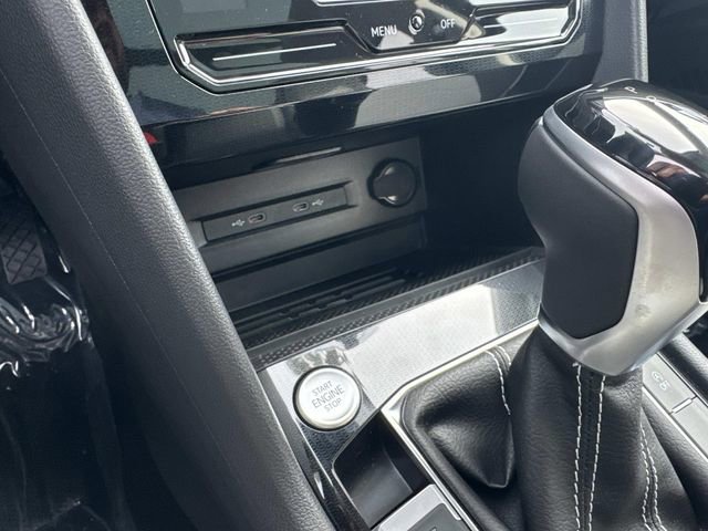 New 2025 Volkswagen Taos SE image 12