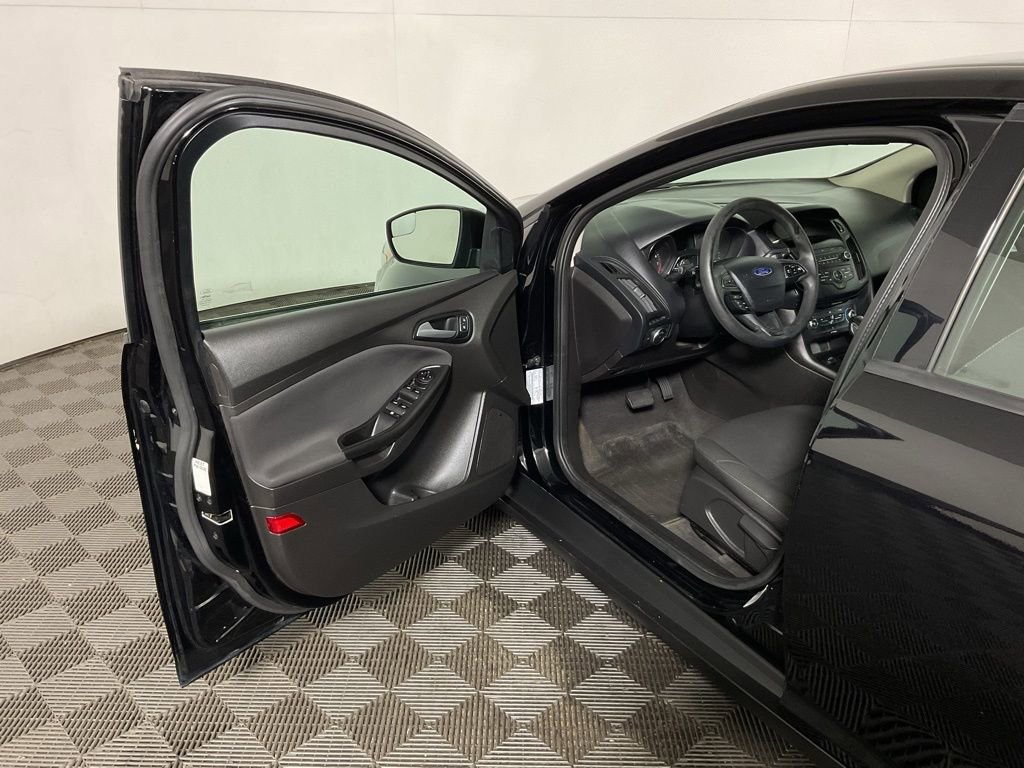 Used 2018 Ford Focus SE image 16