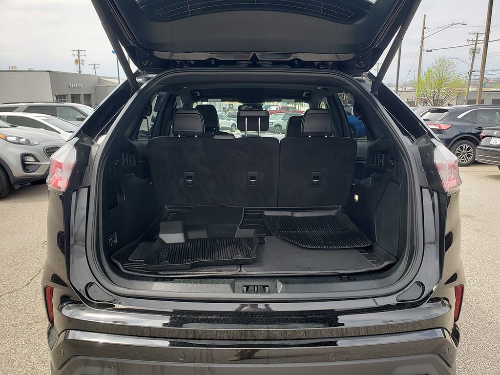 Used 2023 Ford Edge ST image 16