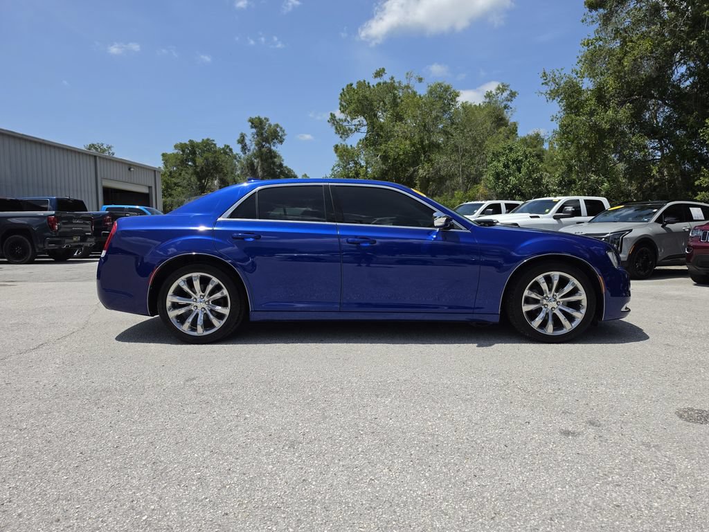 Certified 2019 Chrysler 300 Touring w/ Chrome Appearance Package RWD image 3