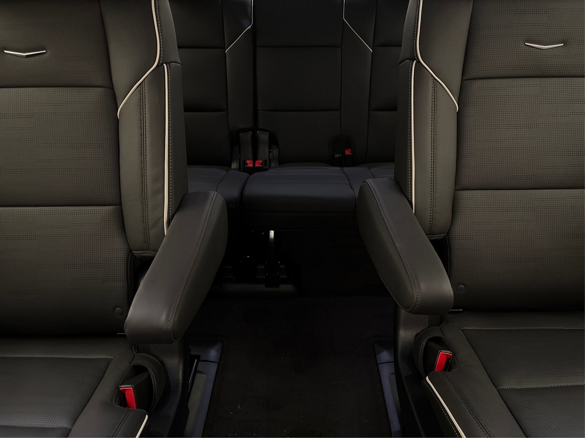 New 2025 Cadillac Escalade Premium Luxury image 17