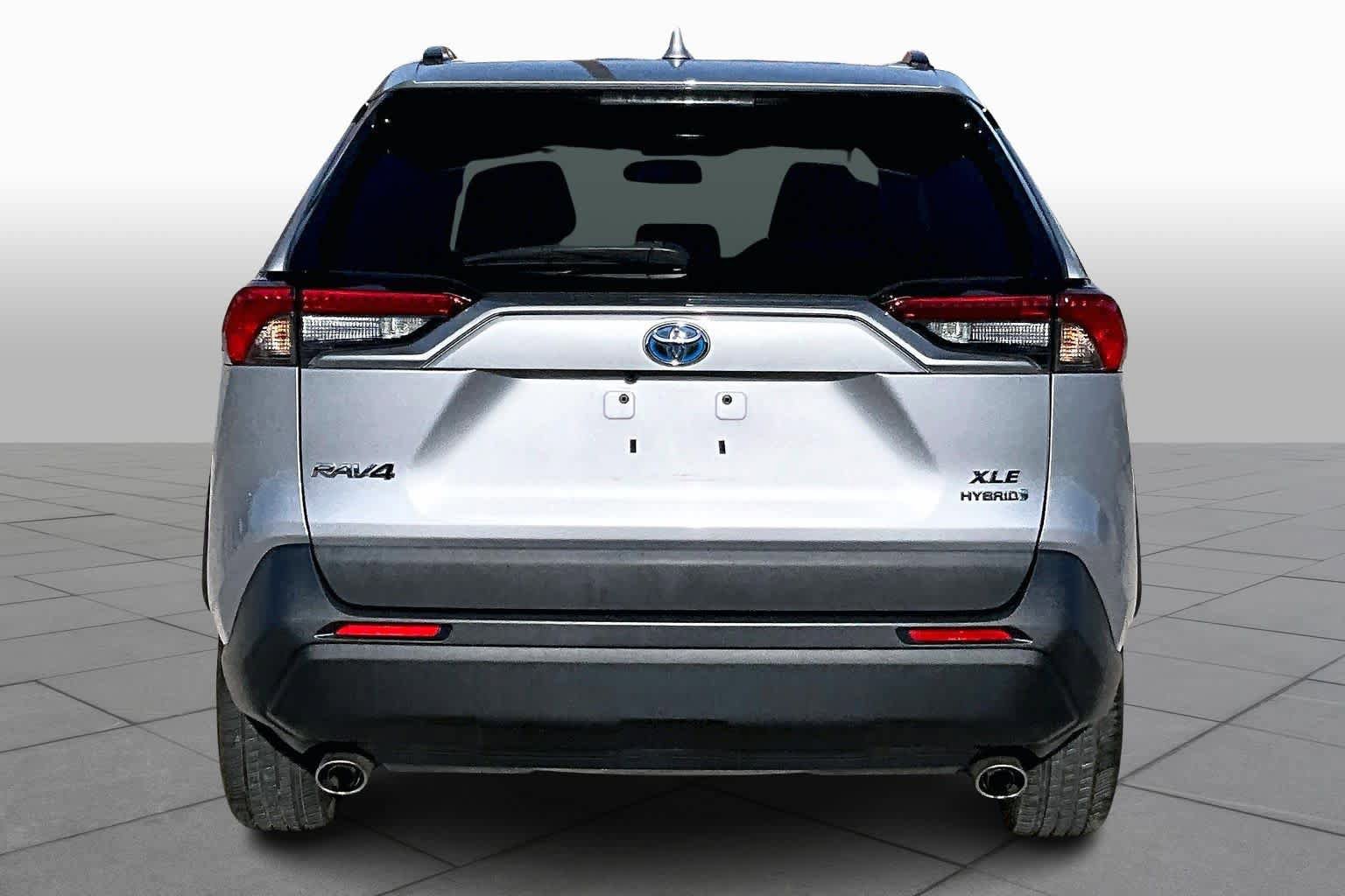 Used 2020 Toyota RAV4 XLE image 5