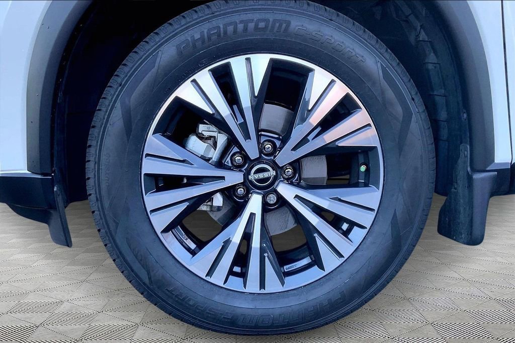 Used 2023 Nissan Rogue SV w/ SV Premium B Package image 22