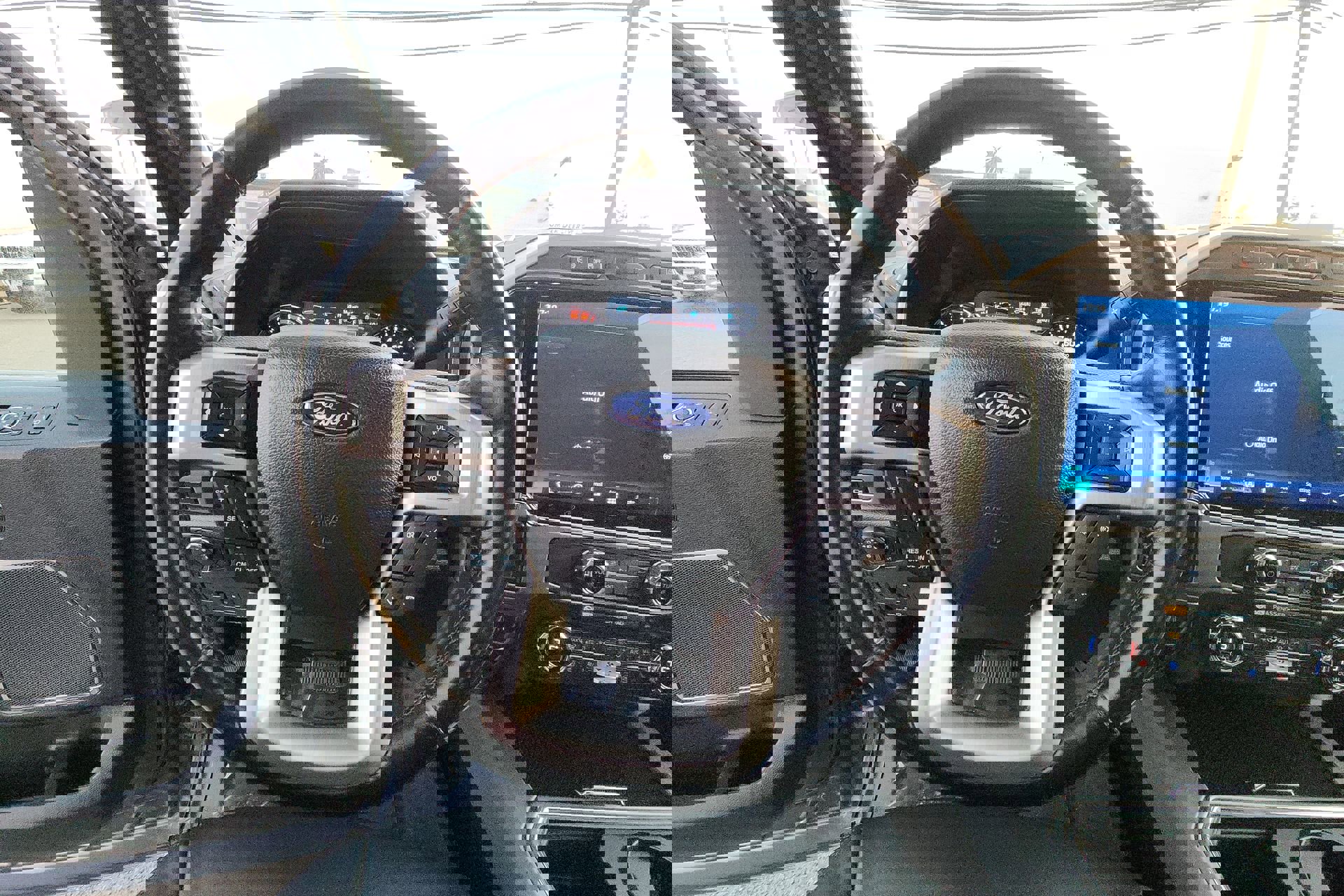 Used 2022 Ford F450 Platinum w/ FX4 Off-Road Package image 11