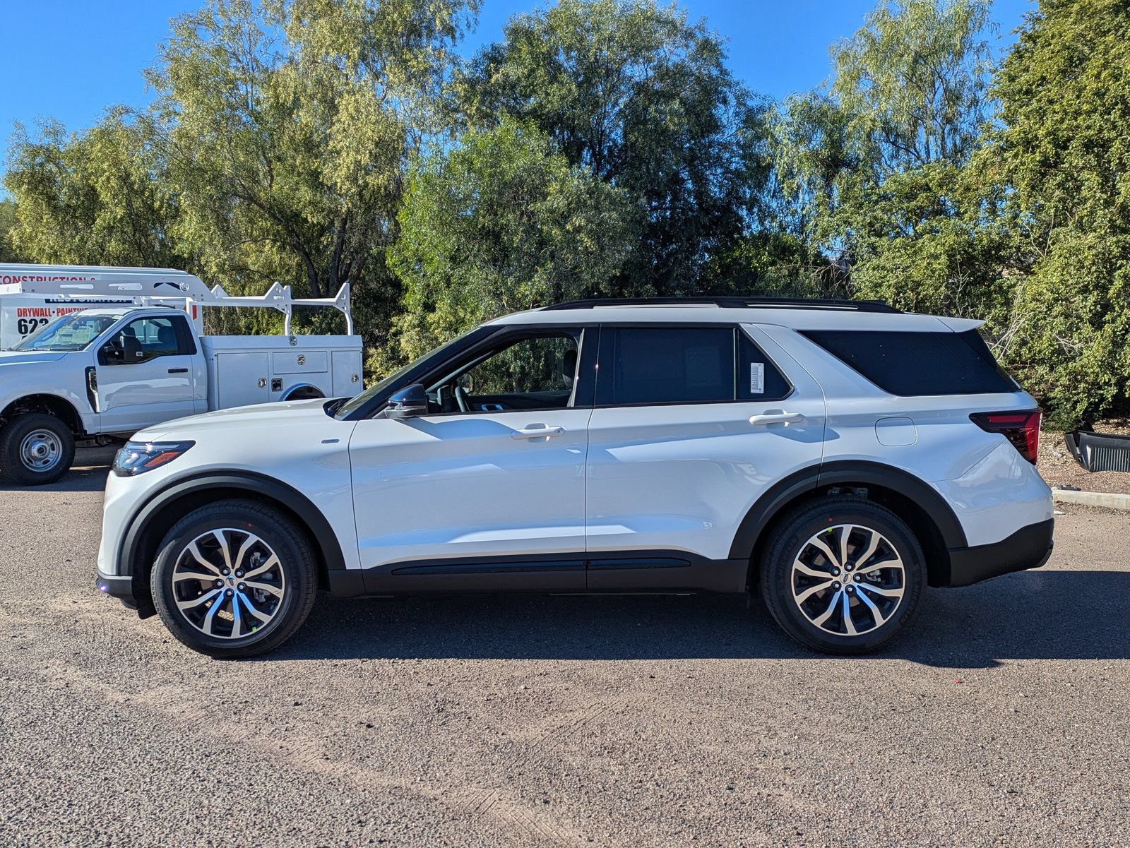 New 2026 Ford Explorer ST-Line RWD image 2