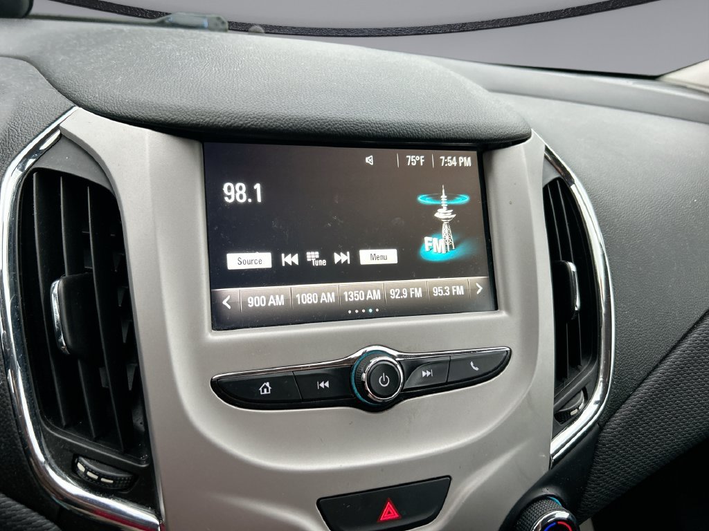 Used 2018 Chevrolet Cruze LS FWD image 17
