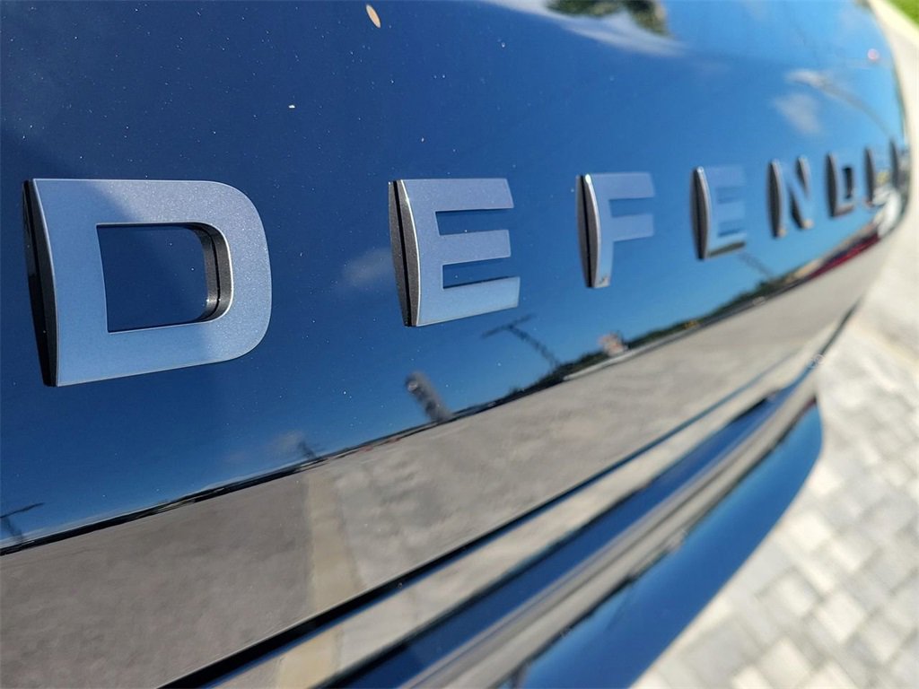 New 2026 Land Rover Defender 130 V8 image 9