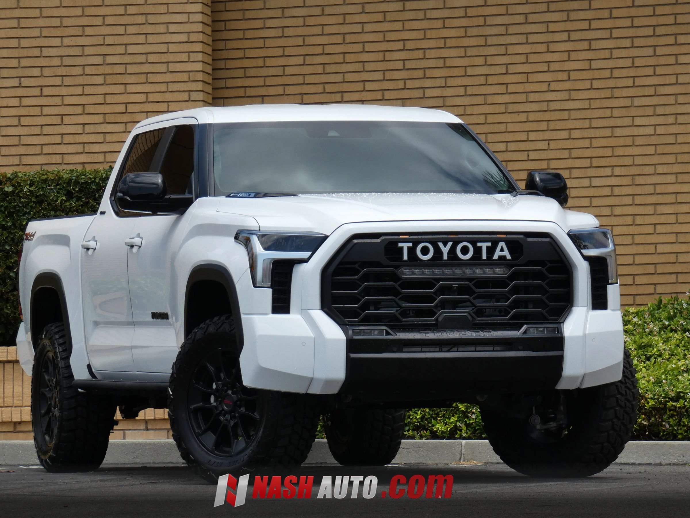 Used 2024 Toyota Tundra Limited w/ TRD Off-Road Package AWD/4WD image 8