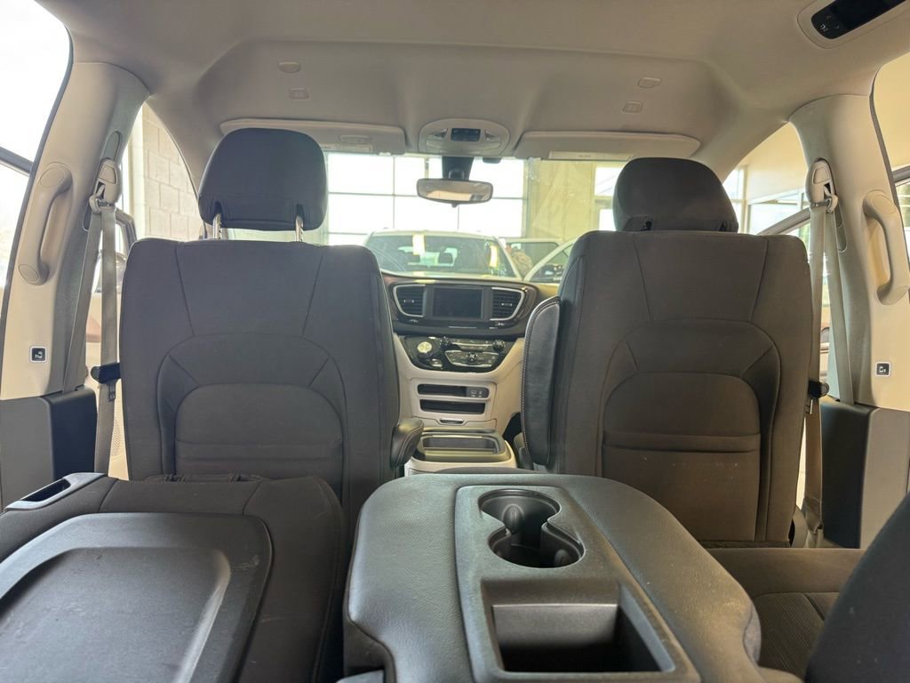Used 2018 Chrysler Pacifica Touring Plus image 25