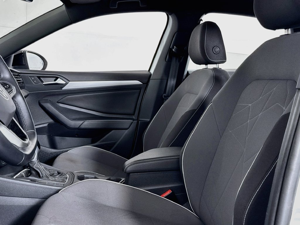 Used 2025 Volkswagen Jetta Sport FWD image 10