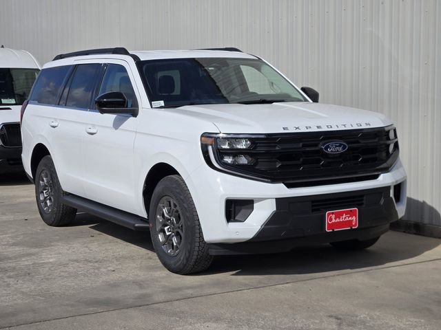 New 2025 Ford Expedition Active image 2