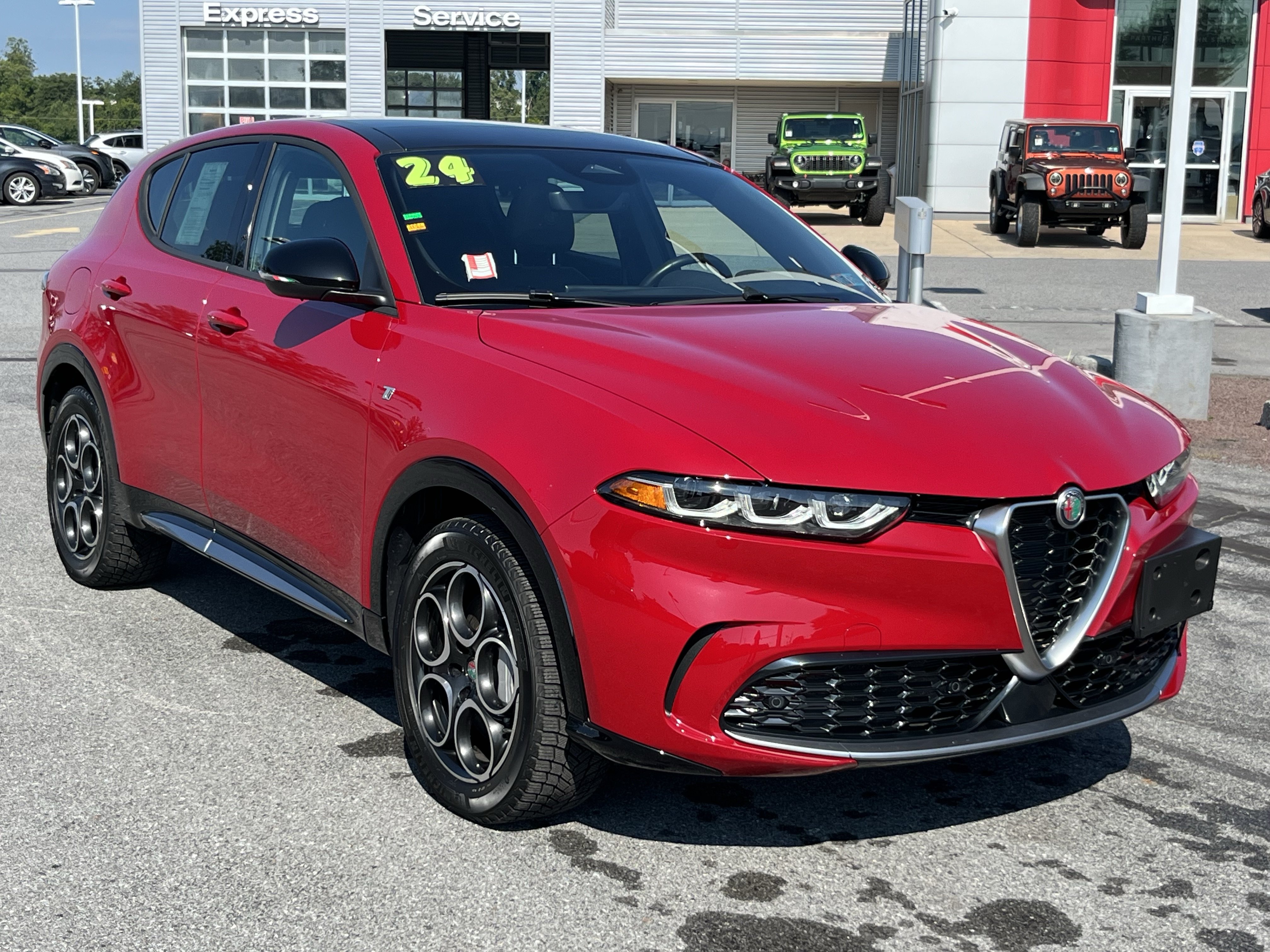 Used 2024 Alfa Romeo Tonale Ti w/ Premium Interior Package AWD/4WD image 1