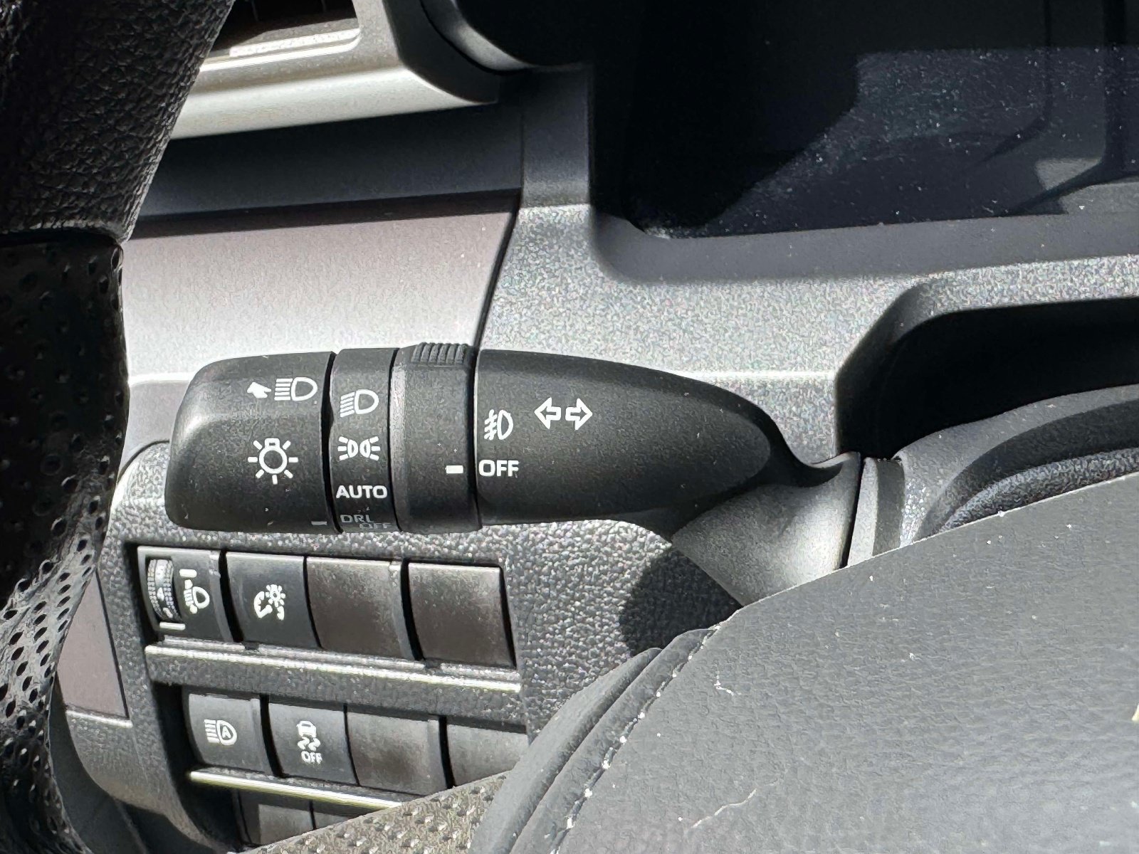 Used 2025 Toyota Tacoma SR5 AWD/4WD image 22