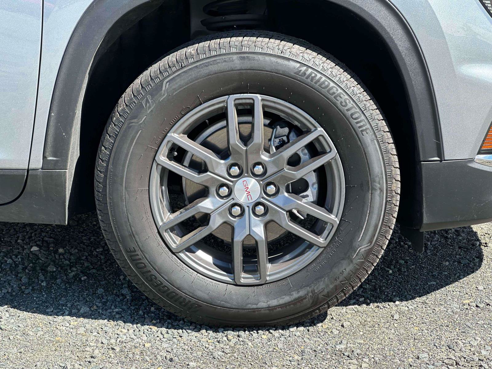 Used 2025 GMC Acadia Elevation AWD/4WD image 7