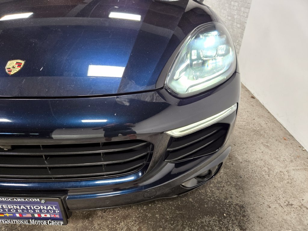 Used 2017 Porsche Cayenne S AWD/4WD image 6